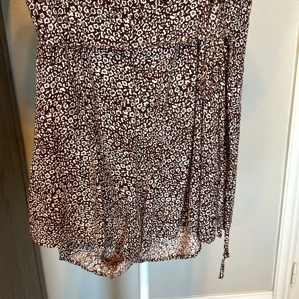 Urban Outfitter Wrap Romper Shorts Brown and Cream Size Medium - Picture 7 of 9